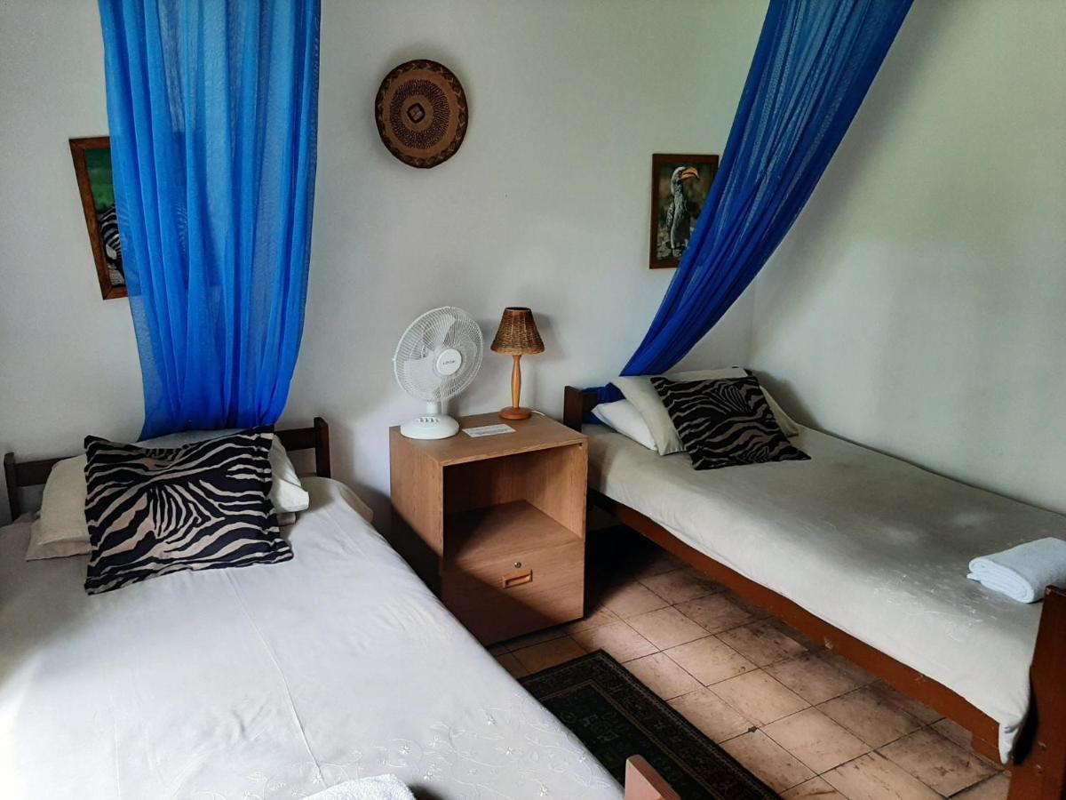 Elephant Walk Guesthouse And Back Packers Пхалаборва Экстерьер фото